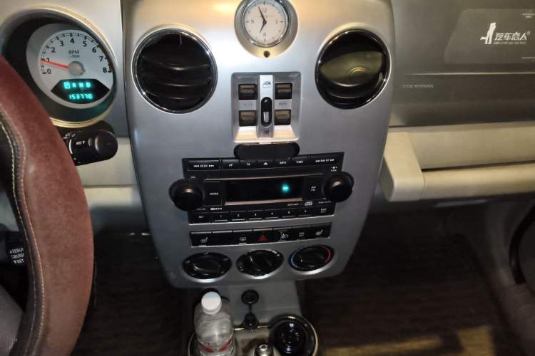 Used Chrysler PT Cruiser 2007 2.4 Audio And AC Panel