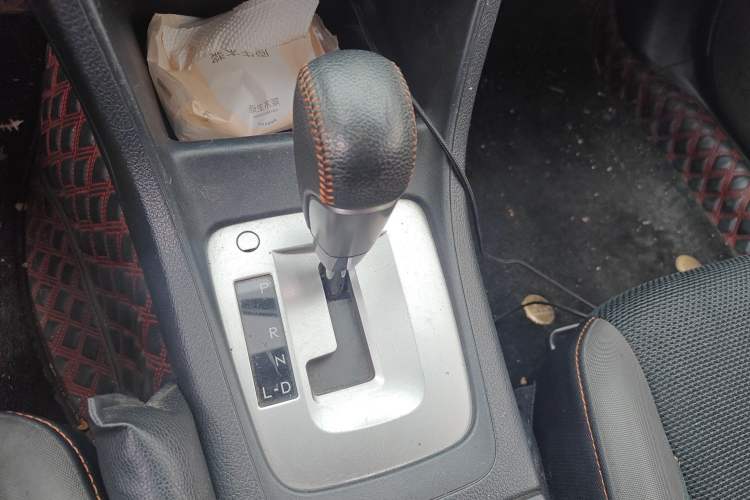 Used Subaru XV 2016 2.0i Comfort Navigation Edition Gear Lever