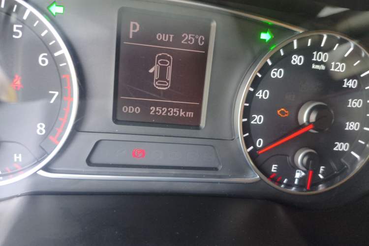 Used Land X7 2015 2.0T Panoramic Prestige Edition
