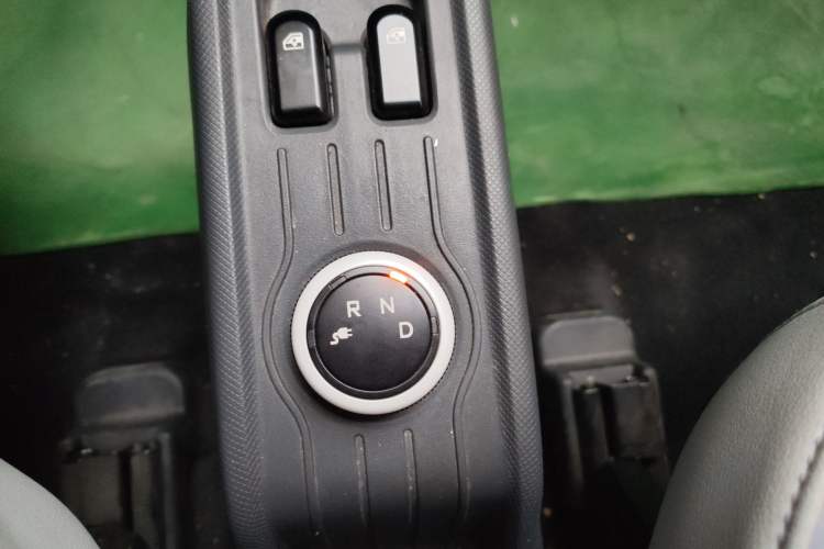 Used Wuling Hongguang MINIEV 2022 Zizai Version Lithium Iron Phosphate Gear Lever