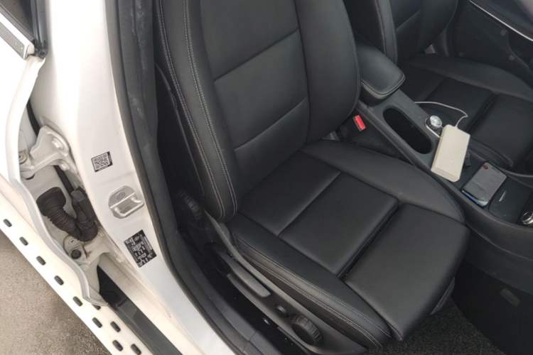 Used Mercedes-Benz GLA 2016 GLA 200 Fashion Model Right Front Seat