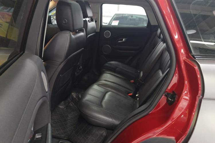 Used Land Rover Range Evoque 2017 2.0T SE Smart Glow Edition Left Rear Seat