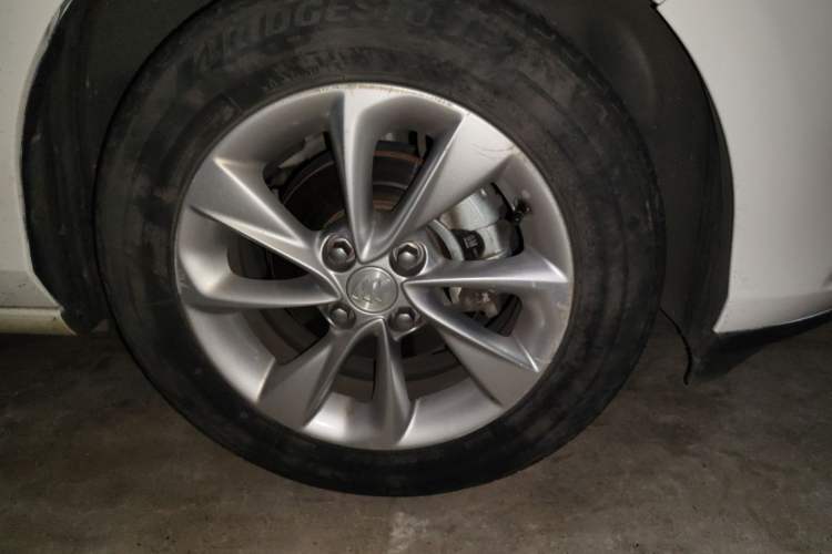 Used Buick Excelle 2018 15N CVT Luxury Version Right Front Wheel Hub