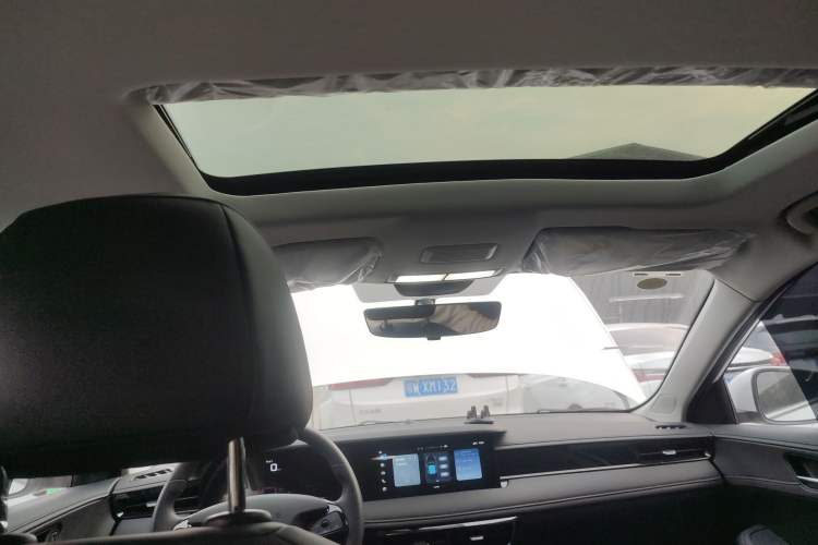 Used Roewe i5 2026 Model 1.5L CVT Luxury Version