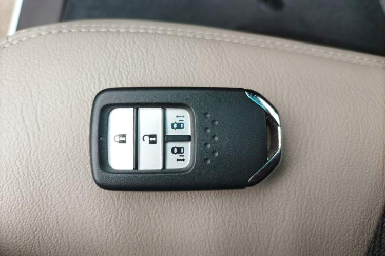 Used Honda Odyssey 2015 Revised 2.4L Luxury Edition
