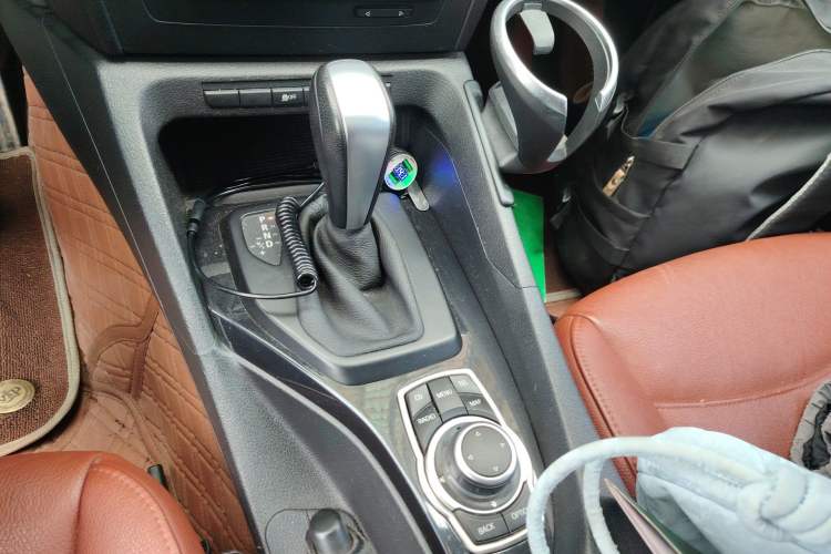 Used BMW X1 2010 sDrive18i Luxury Model Gear Lever