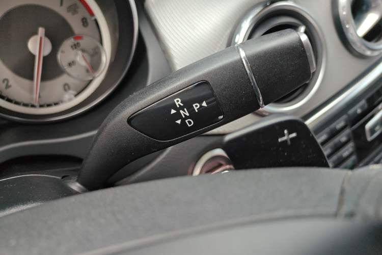 Used Mercedes-Benz GLA 2015 GLA 200 Fashion Model
