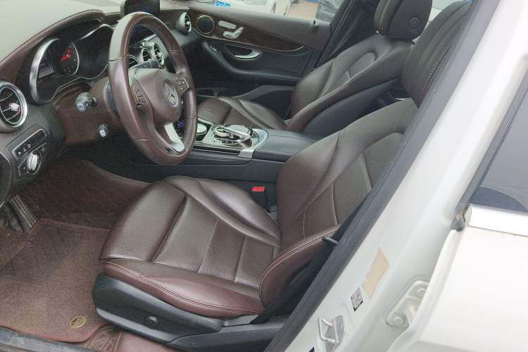 Used Mercedes-Benz GLC 2016 GLC 260 4MATIC Luxury Model