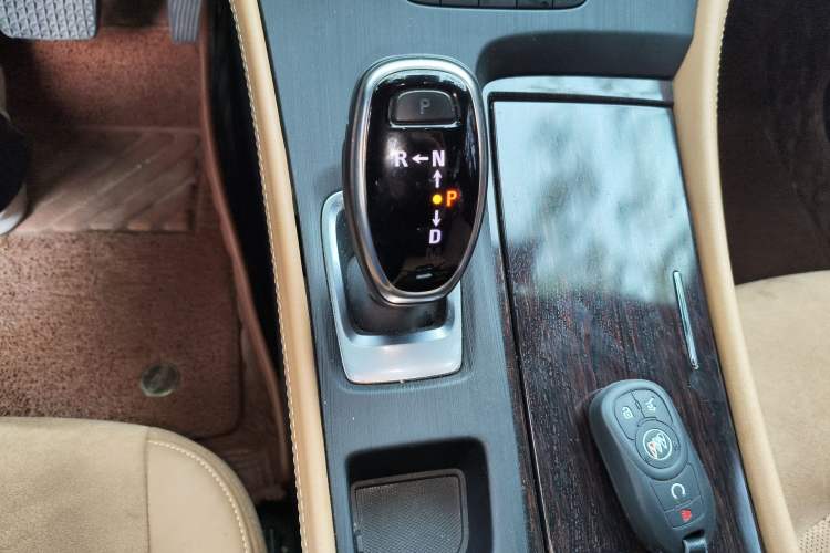 Used Buick LaCrosse 2021 652T Premium Edition Gear Lever