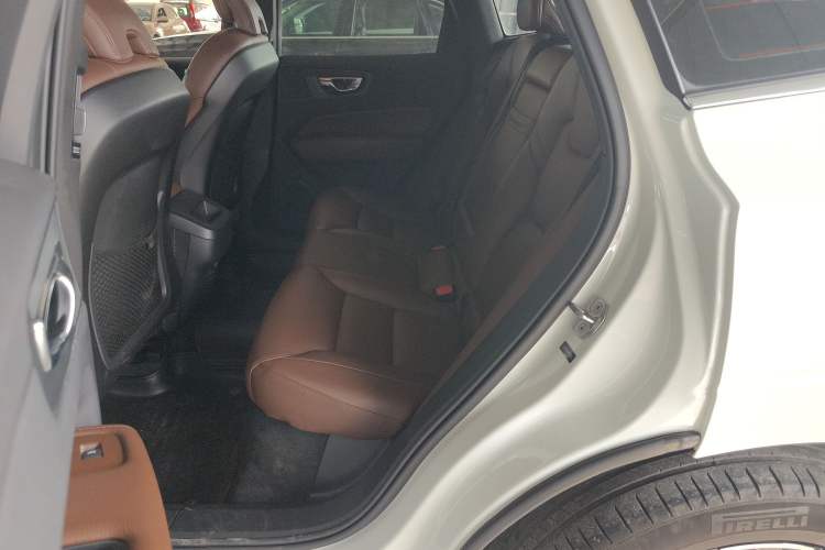 Used Volvo XC60 2021 T5 4x4 Smart Luxury Edition
