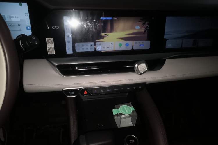 Used Geely Auto Monjaro L 2021 2.0TD DCT EVO Two-Wheel Drive Prestige Version Audio And AC Panel