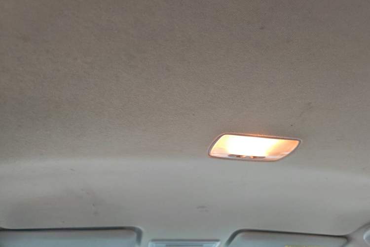 Used Honda Vezel 2015 1.5L CVT two-wheel drive Comfort trim Headliner