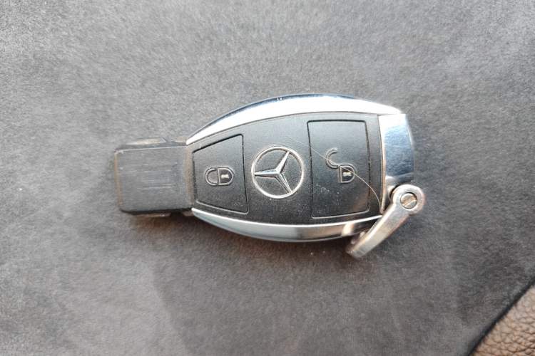 Used Mercedes-Benz R-Class 2014 R 320 4MATIC Business Model