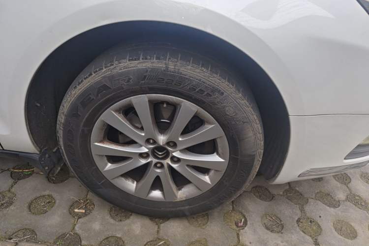 Used Citroen C5 2014 1.6T Automatic Luxury Model Right Front Wheel Hub