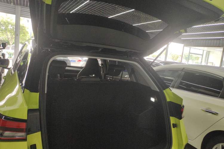 Used Wuling Alvez 2022 1.5T CVT Trendy & Cool Edition Trunk