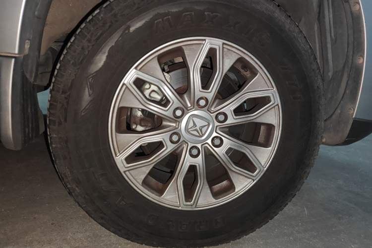 Used JMC Yusheng S350 2016 2.4T Manual 4x4 Diesel Luxury Edition 5-Seater