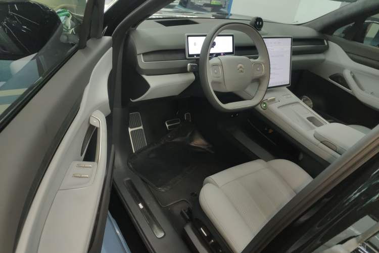 Used Nio ES8 2024 75 kWh Driver Seat