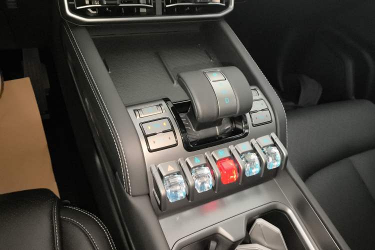 Used Formula Leopard Titanium 3 2025 501 km Range Rear-Wheel Drive Intelligent Driving Pro Version