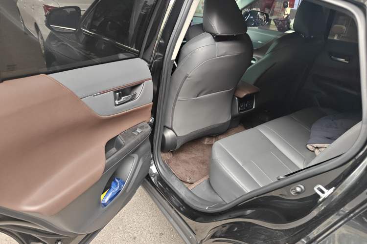 Used Toyota Harrier 2022 2.0L CVT Two-Wheel Drive Deluxe Edition
