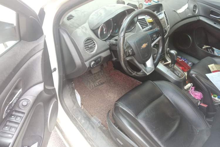 Used Chevrolet Cruze 2013 1.8L SX AT Driver Seat