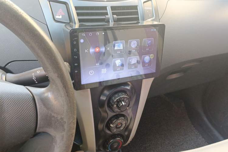 Used Toyota Yaris 2011 1.6E Automatic Charm Edition Audio And AC Panel