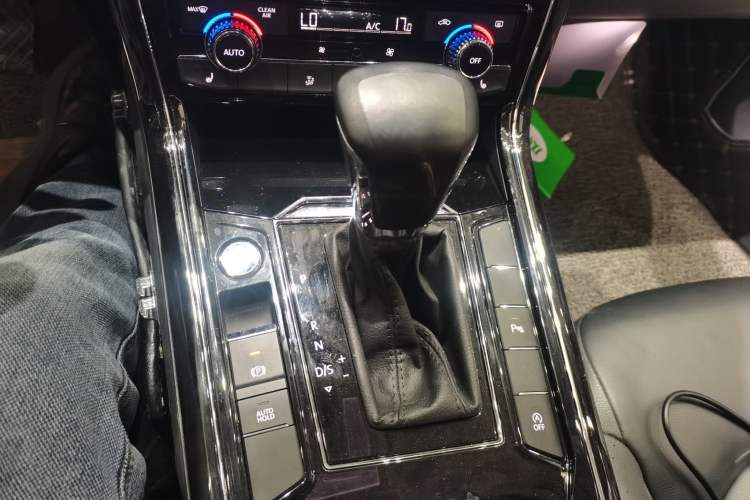 Used Volkswagen Phideon 2018 Revised Version 380TSI Two-Wheel Drive Business Edition
