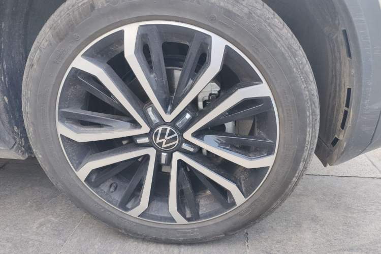 Used Volkswagen T-ROC 2022 280TSI DSG Two-Wheel Drive Comfort PLUS Right Front Wheel Hub