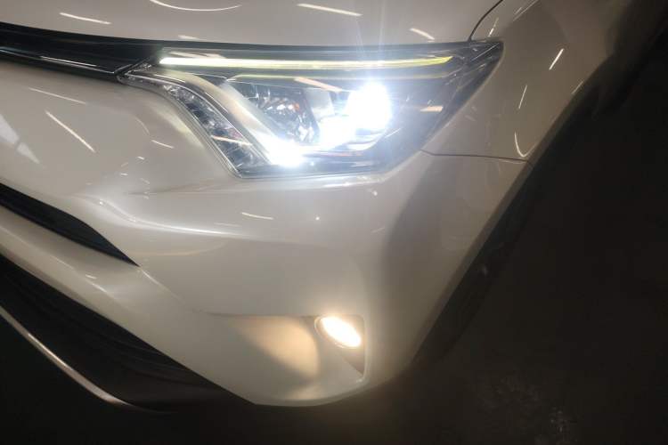 Used Toyota RAV4 2016 2.0L CVT Two-Wheel Drive Smart Edition China V Standard
