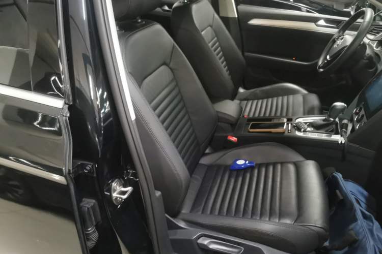 Used Volkswagen Magotan 2018 280TSI DSG Comfort Model
