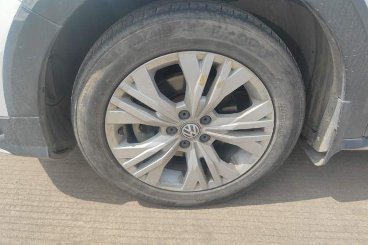 Used Volkswagen C-TREK 2018 1.5L Manual Comfort Model Left Front Wheel Hub