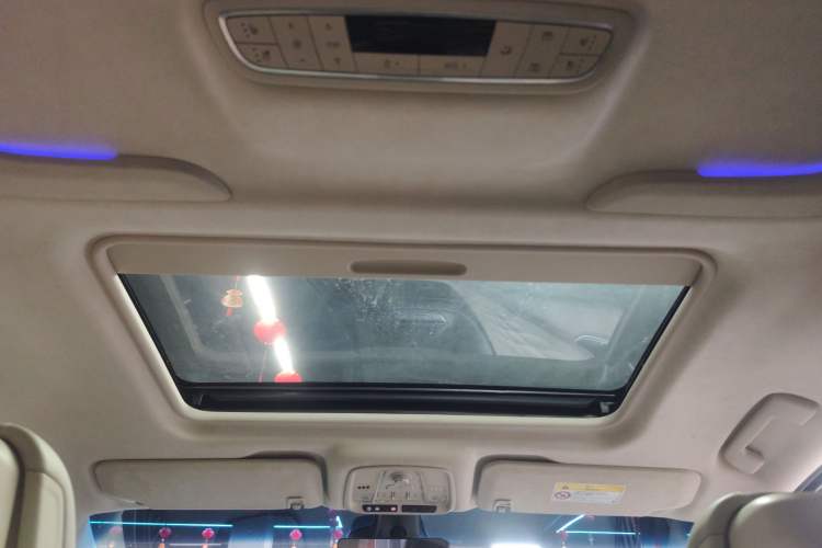 Used Buick GL8 2022 Avenir Aivia Six-Seat Deluxe Edition Headliner