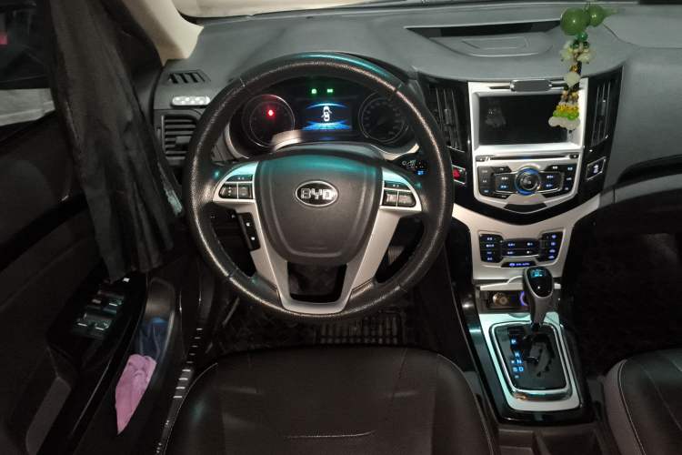 Used BYD Surui 2014 1.5TID Automatic Luxury Model
