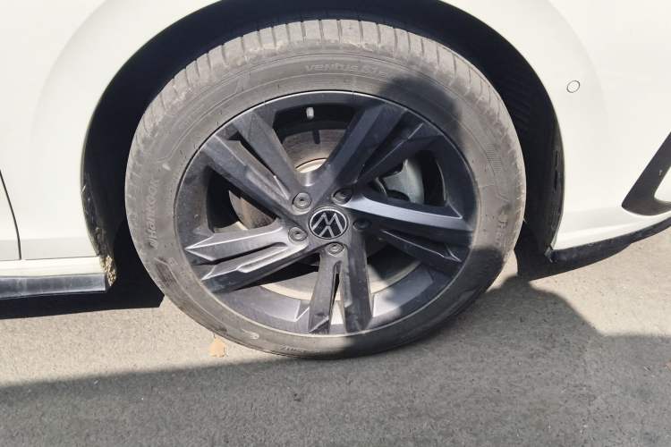 Used Volkswagen Golf 2024 280TSI DSG R-Line 50th Anniversary Edition
