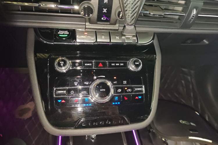 Used Lincoln Corsair 2021 2.0T Two-Wheel Drive Deluxe Edition