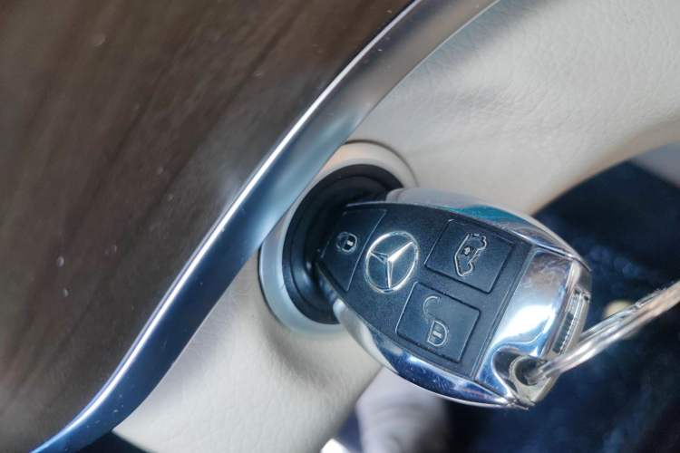 Used Mercedes-Benz V-Class 2020 V 260 L Long-wheelbase Luxury Edition Vehicle Key