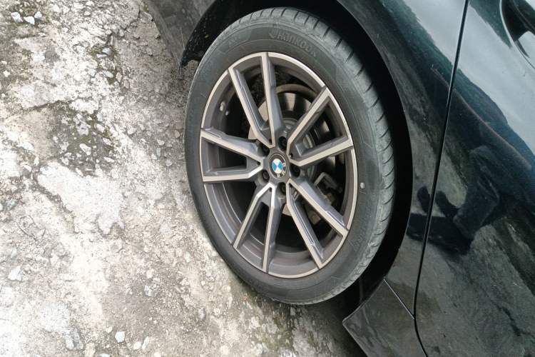 Used BMW 3 Series 2023 320Li M Sport Package Right Rear Wheel Hub