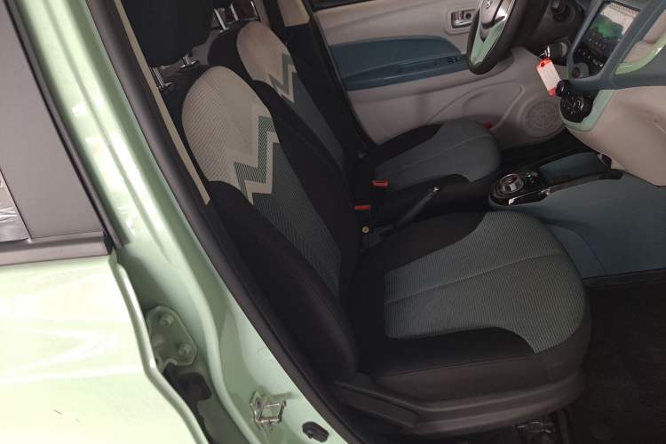 Used CHANGAN Benni E-Star 2021 National Edition Xinyi Version (Fast-Charging Edition) Lithium Iron Phosphate (31.95 kWh) Right Front Seat