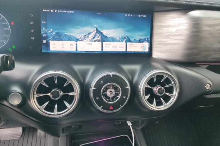 Used Tank 300 2021 City Edition 2.0T—Truly Stylish
