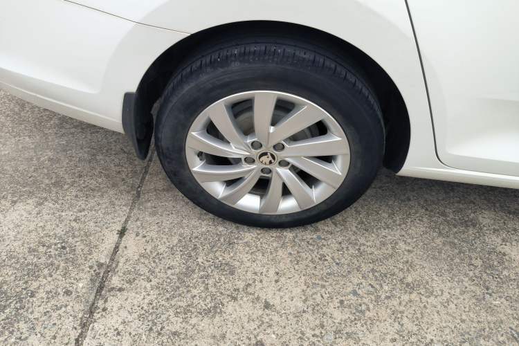 Used Skoda Rapid 2018 1.6L Manual Comfort Edition
