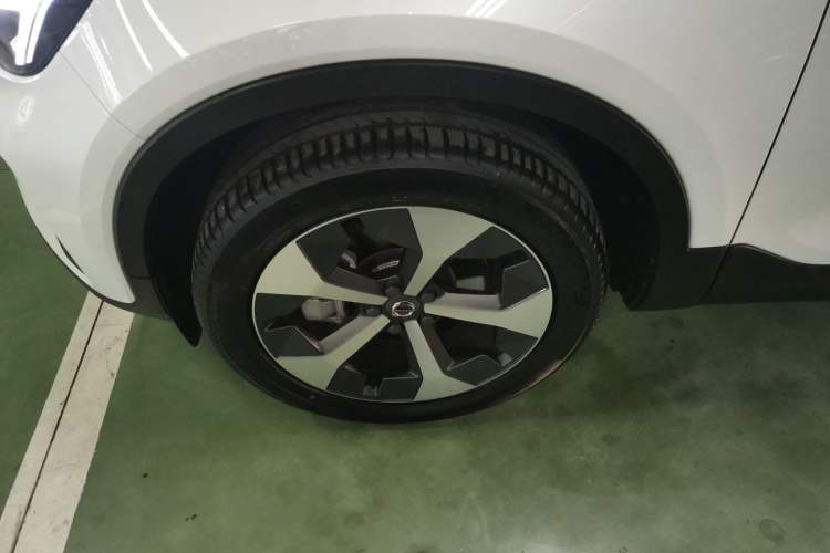 Used Volvo XC40 2024 B4 4x4 Smart Luxury Edition