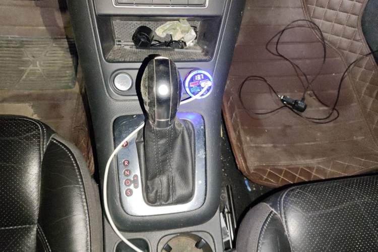 Used Volkswagen Tiguan 2015 1.8TSI Automatic Two-Wheel Drive Luxury Model Gear Lever