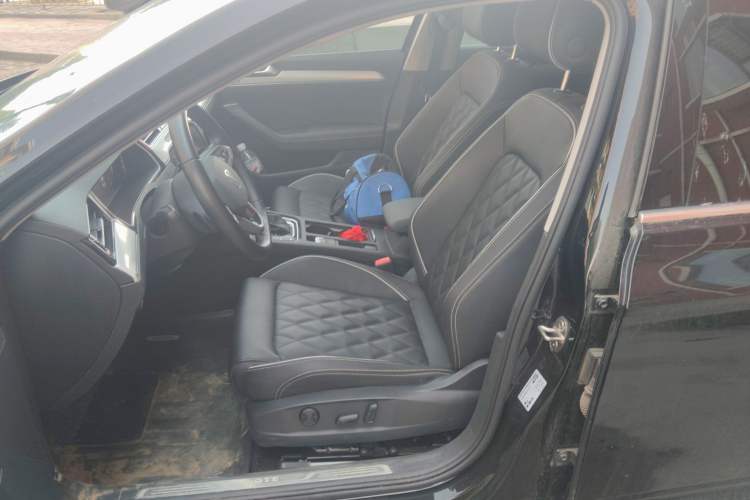 Used Volkswagen Tayron GTE Plug-in Hybrid 2022 1.4T Luxury Edition Left Front Seat