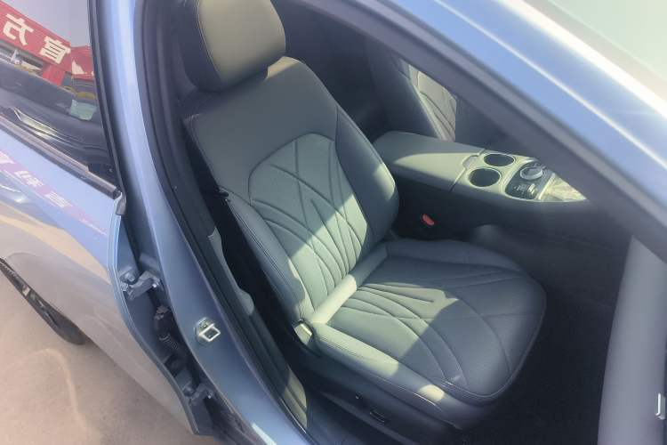 Used Geely Galaxy L6 2025 EM-i 140km Starship Edition
