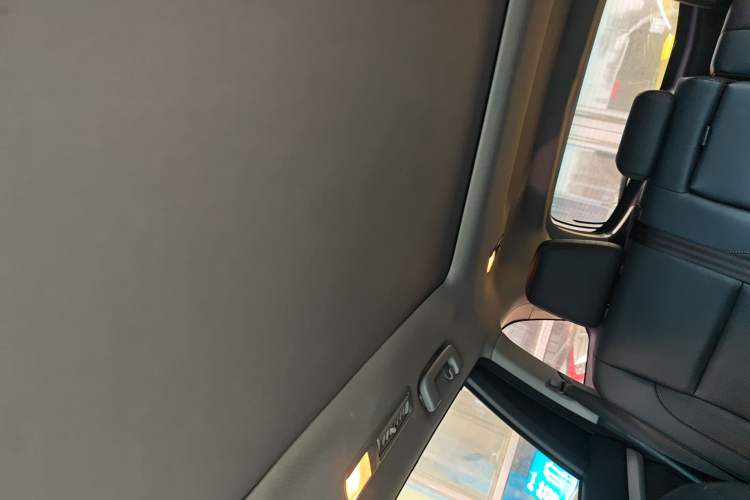 Used Toyota Highlander 2018 2.0T Four-Wheel Drive Luxury Edition 7 Seats China V Emission Standard