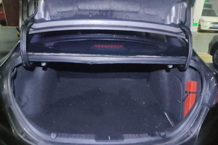 Used Mazda 3 Axela 2016 Sedan 1.5L Automatic Comfort Model Trunk