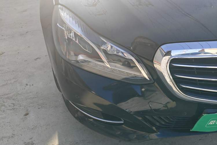 Used Mercedes-Benz E-Class 2015 Facelift E 200 L
