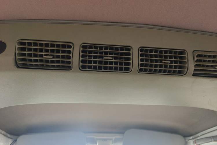 Used Wuling Rongguang 2011 1.2L Base Version
