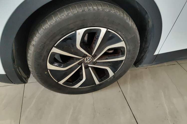 Used Volkswagen ID.4 X 2023 Pure Smart Edition Left Front Wheel Hub