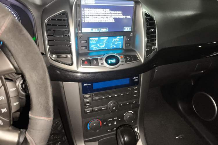 Used Chevrolet Captiva 2012 2.4L 4x4 Flagship Edition 7 Seats
