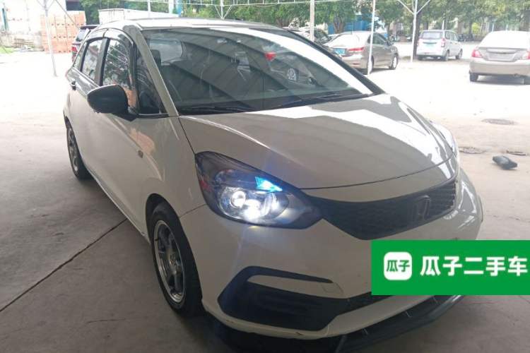 Used Honda Fit 2021 1.5L CVT Trendy Edition Front Right 45 Deg